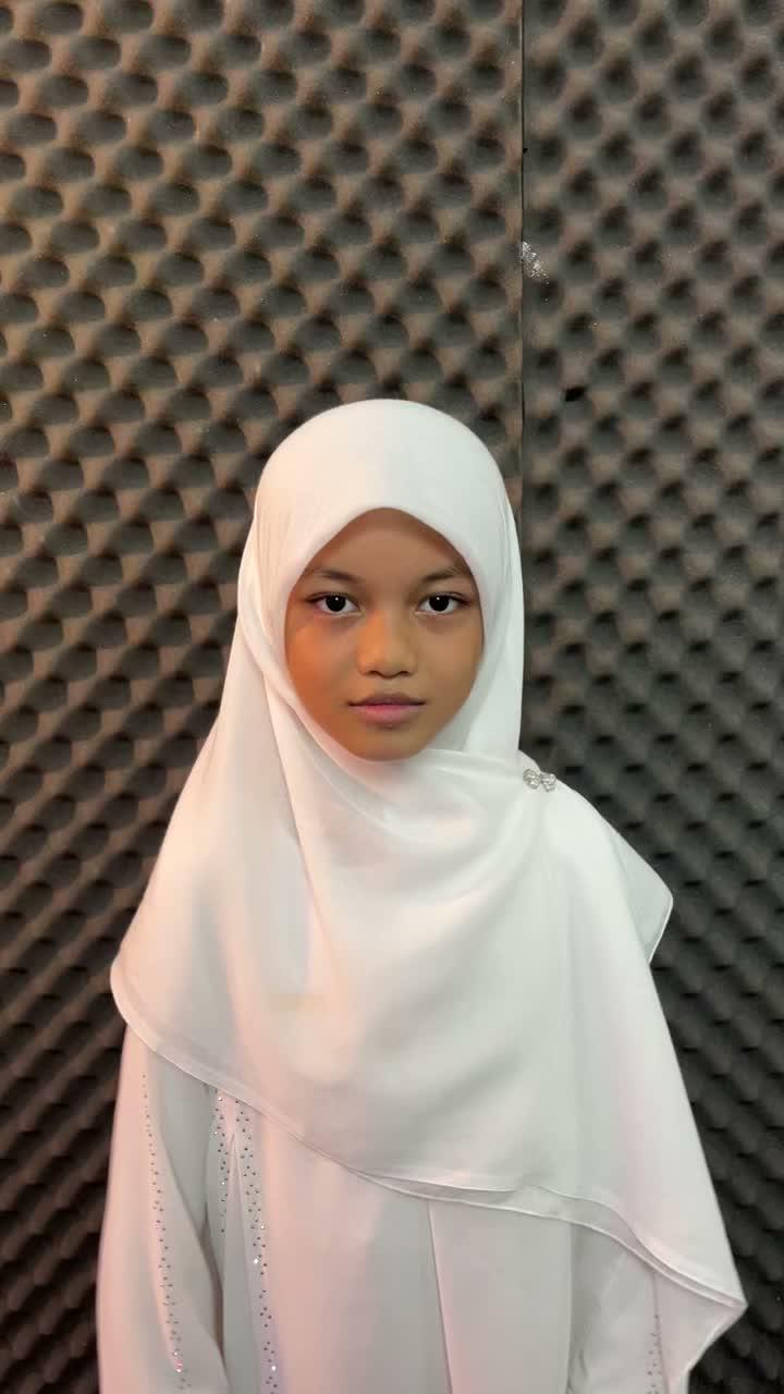 HAFIZ2027 ALMIRA YASMINE AKBAR JAMBI 9 TAHUN HAFALAN 5 JUZ 