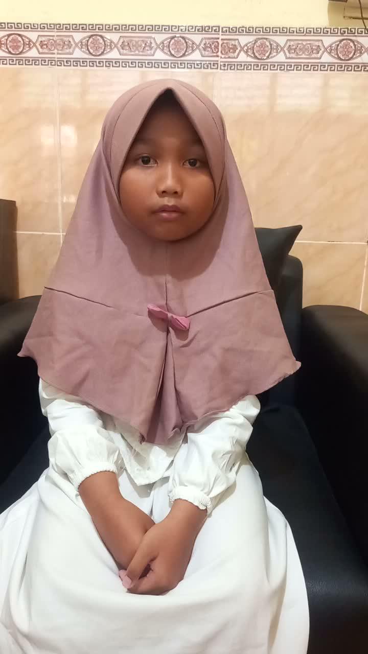 HAFIZ2027 Luthfiah Khuzaimatus Sholihah Kabupaten Karanganyar 9 tahun 3 Juz