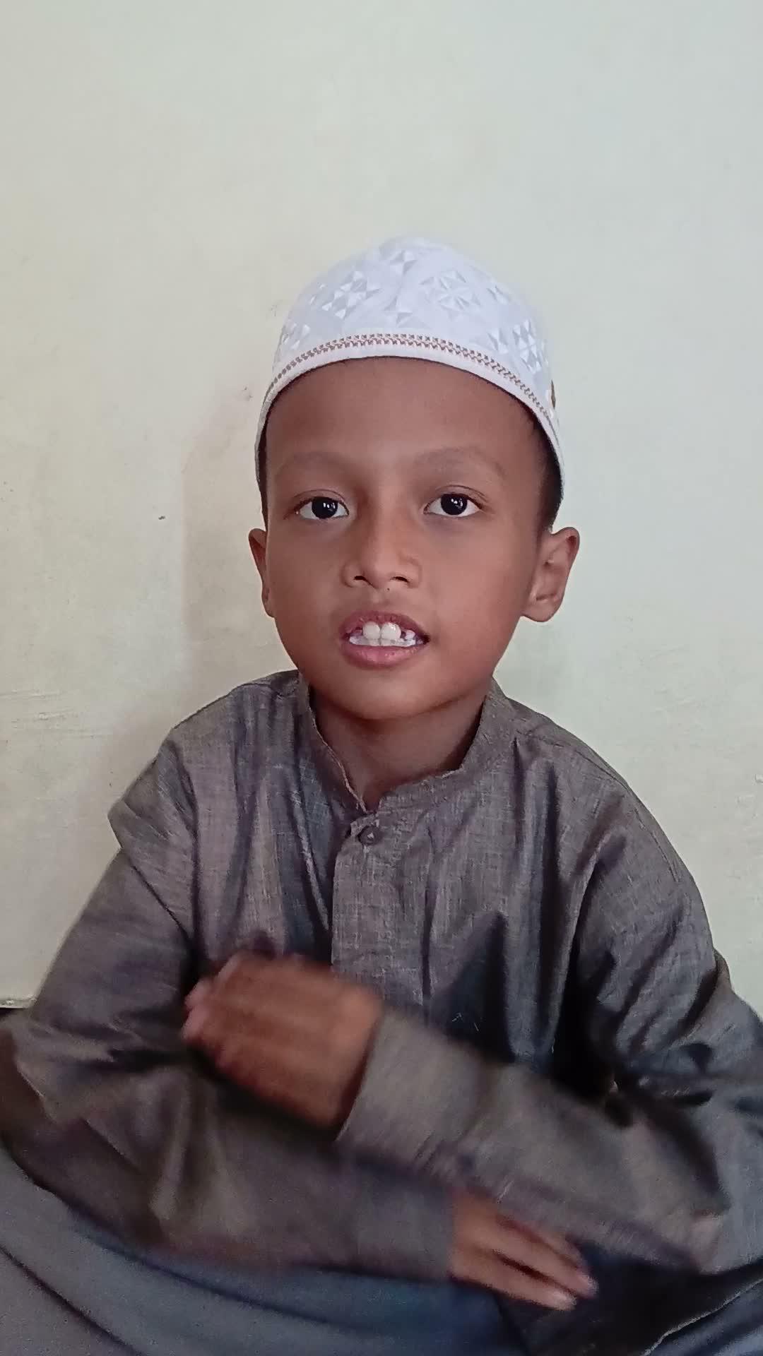Assalamualaikum sobat...
nama saya: Ridwan Kamil
umur saya :7 Th
jumlah hafalan :5 juz
domisili:Jl.raya rengas dengklok utara.Rt/48/Rw.10,ka