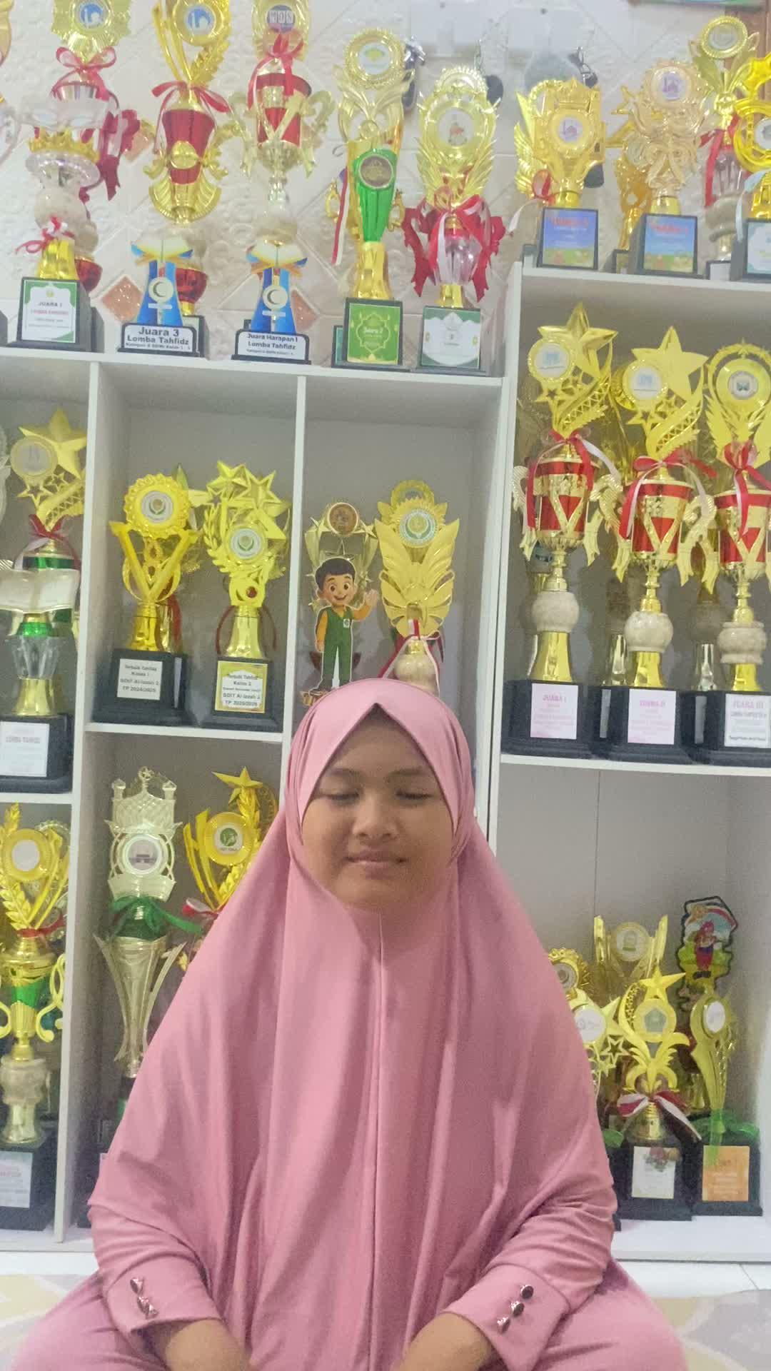 HAFIZ2027  SITI NABILA AZKIYA  KOTA SERANG-BANTEN  8 TAHUN 3 JUZ AL-QUR’AN