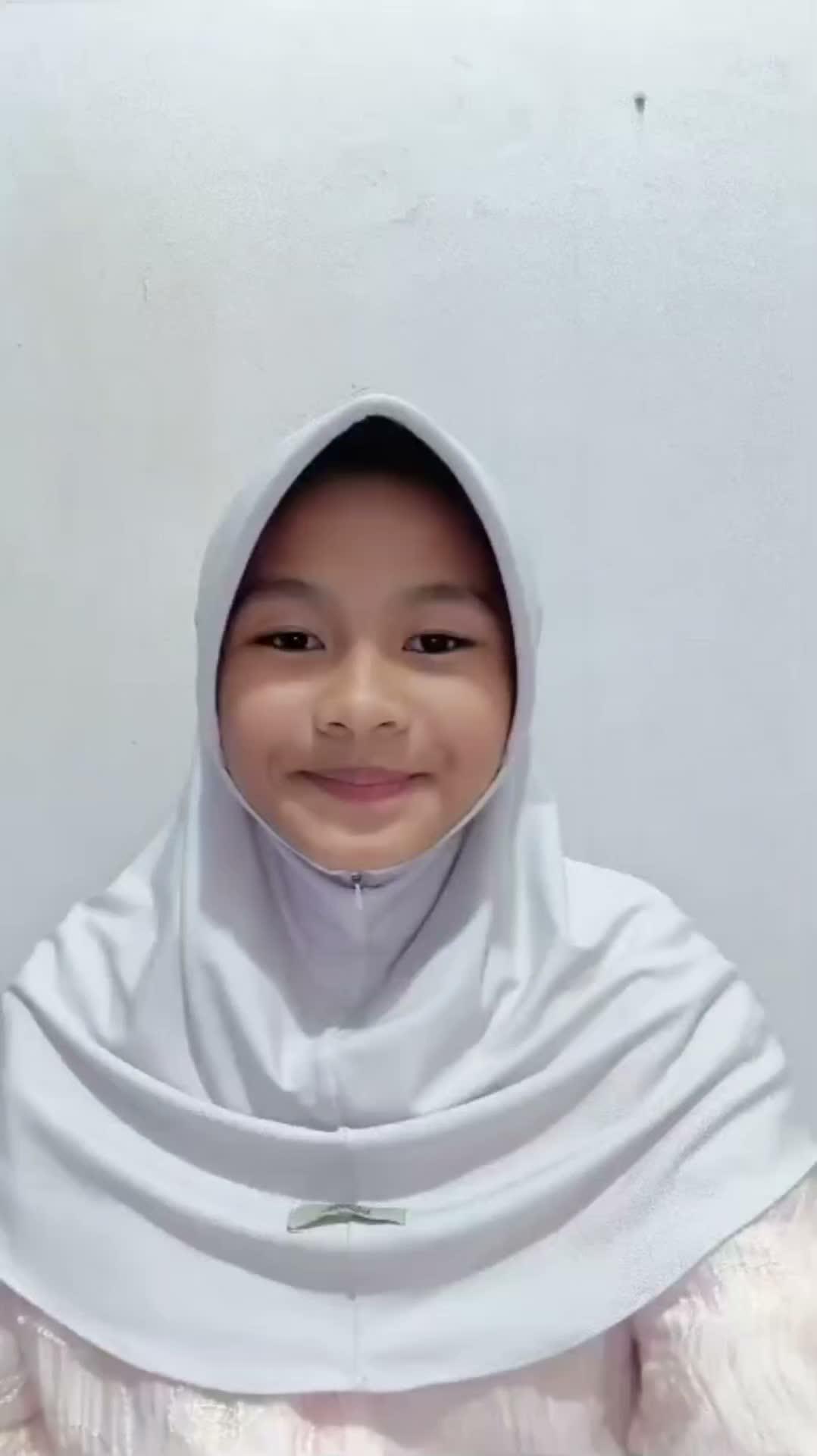 AKHANSA NUR RAHMAN
USIA 11 TAHUN 3JUZ (juz 1,29 dan30) 
KOTA JAKARTA BARAT
 #hafizindonesia 
 #hafizindonesia2027
