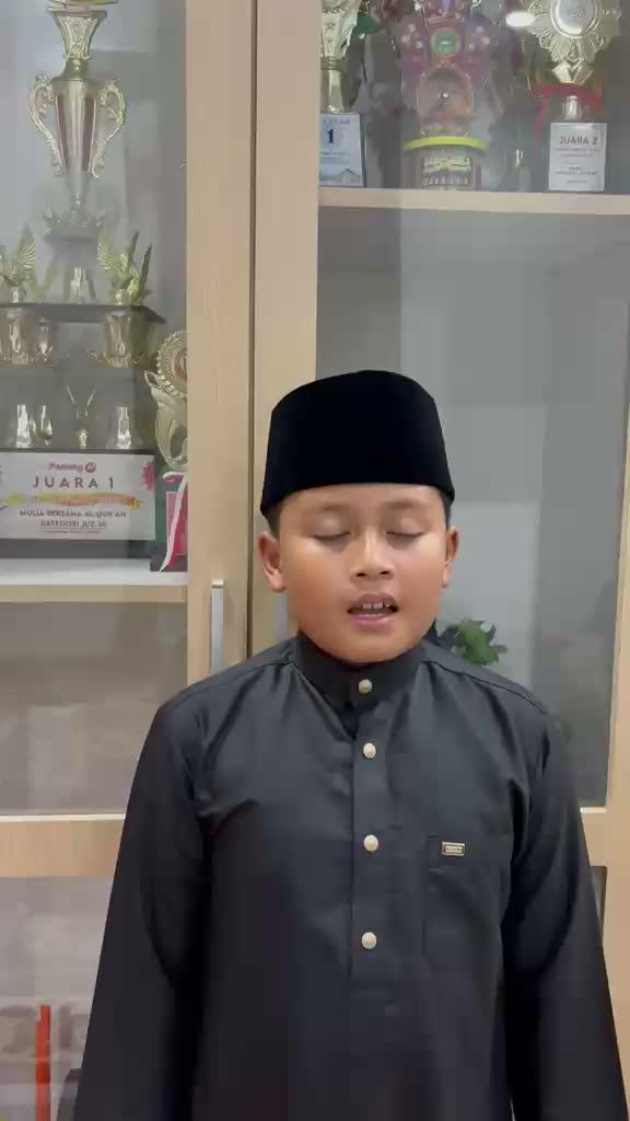 HAFIZ2027 IHSAN ALFATH HABIBI BUKITTINGGI 10 Tahun 6 JUZ(Kisah Inspiratif : Tidak pernah bertemu ayah kandung & Juara 1 Hafizh cilik Padang